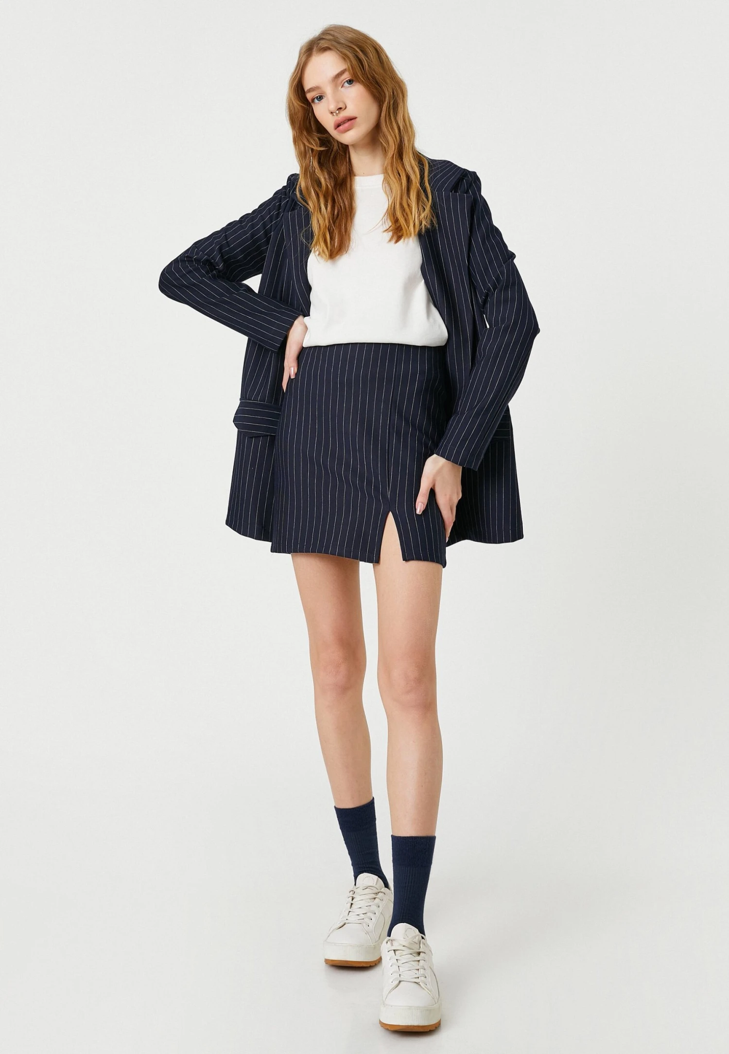 Koton SIDE SLITTED SLIM FIT - Spódnica Mini - Navy Stripe 2 Koton SIDE SLITTED SLIM FIT - Spódnica Mini - Navy Stripe - obrazek 2