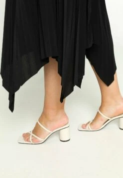 LONGUE PLISSÉE - Spódnica Plisowana - Black 13 LONGUE PLISSÉE - Spódnica Plisowana - Black -Ulla Popken Sklep 0c8b217b63b048a4b5f0d2e73607fb65