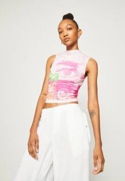 Jaded London HIGH NECK TANK RETRO NEWSPAPER COLLAGE PRINT - Top - Pink -Ulla Popken Sklep 0d360ff149f34049a306c6d45b9a8153