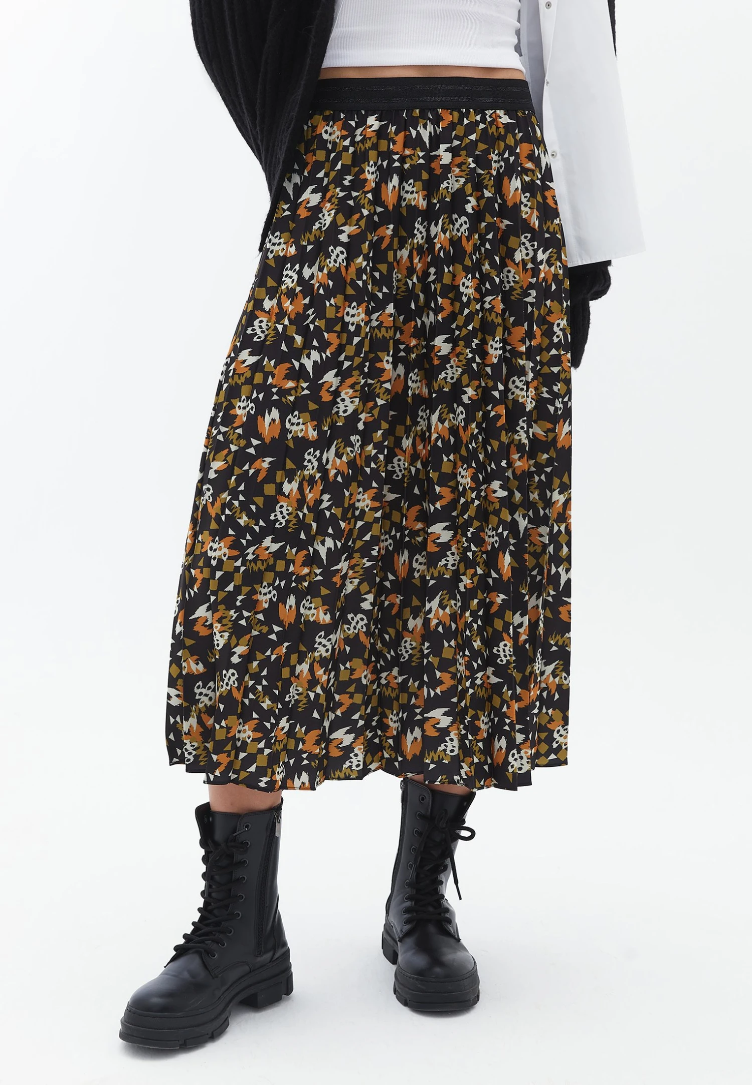 MODISCHEN - Spódnica Trapezowa - Geo Print 1 MODISCHEN - Spódnica Trapezowa - Geo Print