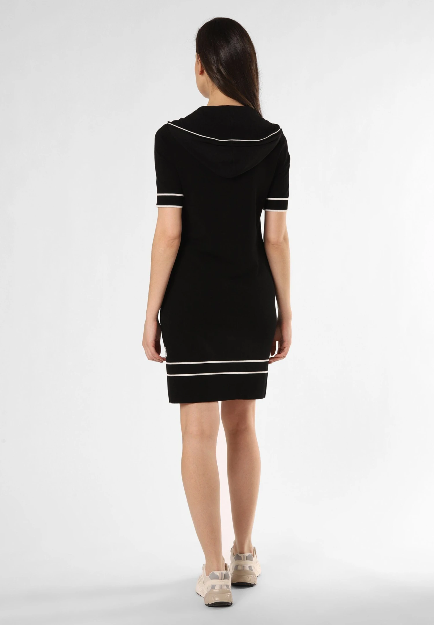 MARC CAIN US 21.15 M09 - Sukienka Dzianinowa - Black And White 2 MARC CAIN US 21.15 M09 - Sukienka Dzianinowa - Black And White - obrazek 2