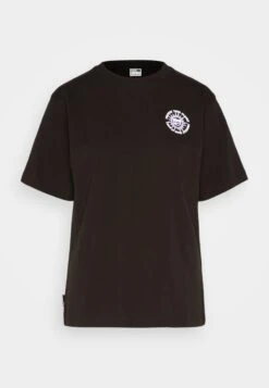 Puma DOWNTOWN RELAXED GRAPHIC TEE - T-shirt Z Nadrukiem - Black 10 Puma DOWNTOWN RELAXED GRAPHIC TEE - T-shirt Z Nadrukiem - Black -Ulla Popken Sklep 1451fbfa5dfb44a2ad6f937e67d72324