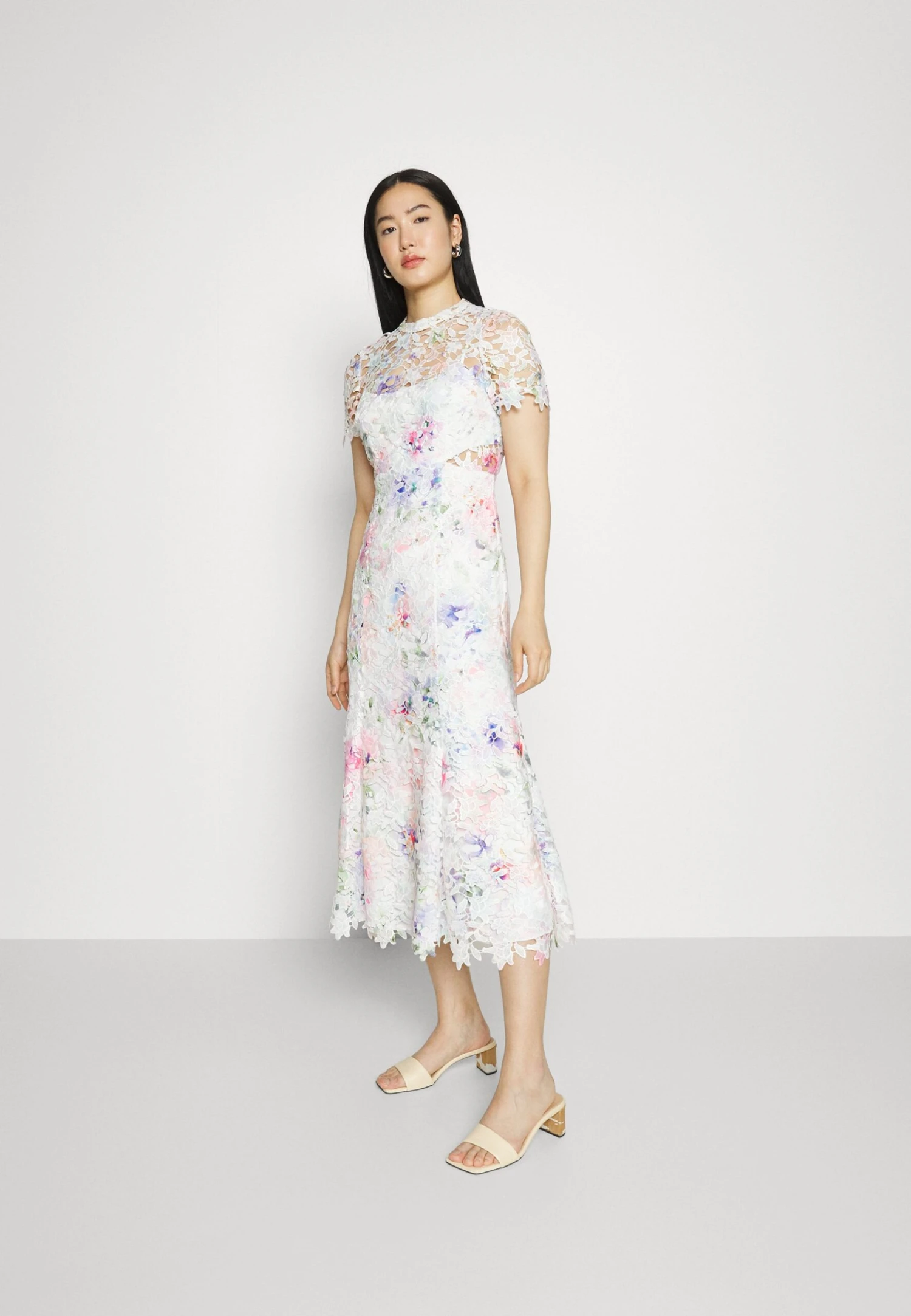 ML Monique Lhuillier JASMINE MIDI DRESS - Sukienka Koktajlowa - Watercolor Bouquet 2 ML Monique Lhuillier JASMINE MIDI DRESS - Sukienka Koktajlowa - Watercolor Bouquet - obrazek 2