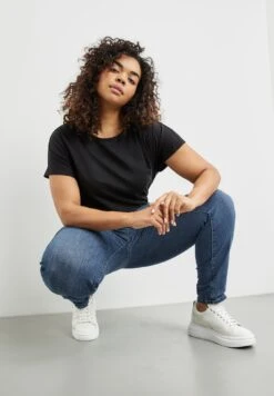 VERKÜRZT 5-POCKET BETTY - Jeansy Slim Fit - Dark Blue Denim 12 VERKÜRZT 5-POCKET BETTY - Jeansy Slim Fit - Dark Blue Denim -Ulla Popken Sklep 215ffbd25c314d7b9ffc184ac101887e