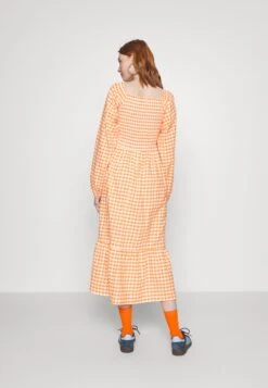 Monki Sukienka Letnia - Orange Gingham 8 Monki Sukienka Letnia - Orange Gingham -Ulla Popken Sklep 25ddfcf8782f4c9da193a014a645e693