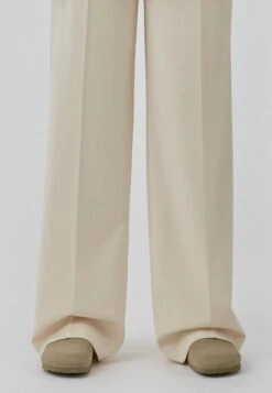 Modström ANKER PANTS - Spodnie Materiałowe - Summer Sand -Ulla Popken Sklep 26e340aaec3945b08a12c63b8e856f17