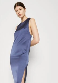 SAMSØE SAMSØE ELLIE DRESS - Sukienka Koktajlowa - Nightshadow Blue 9 SAMSØE SAMSØE ELLIE DRESS - Sukienka Koktajlowa - Nightshadow Blue -Ulla Popken Sklep 28e8f10f7a60406a84eb4bcb4bfa1738