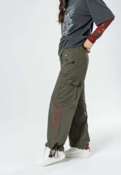 Ed Hardy TRUE TO MY LOVE - Bojówki - Dusty Olive 10 Ed Hardy TRUE TO MY LOVE - Bojówki - Dusty Olive -Ulla Popken Sklep 36bfa48e016c424bad2d7c6e3cb98eb6