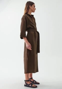 Calli DOM - Sukienka Koszulowa - Chocolate 10 Calli DOM - Sukienka Koszulowa - Chocolate -Ulla Popken Sklep 36cd9b0b358a4eac88f56fa8bf8d60d2
