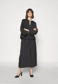 By Malene Birger MARYL - Spódnica Trapezowa - Black 11 By Malene Birger MARYL - Spódnica Trapezowa - Black -Ulla Popken Sklep 404b653ef3804c34ac833ed27ecf0d4d