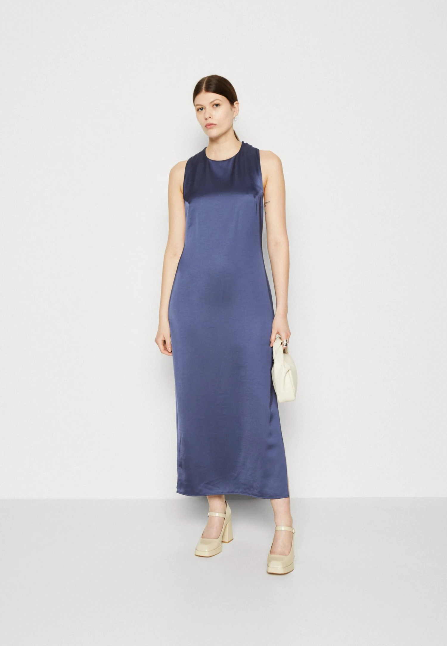 SAMSØE SAMSØE ELLIE DRESS - Sukienka Koktajlowa - Nightshadow Blue 2 SAMSØE SAMSØE ELLIE DRESS - Sukienka Koktajlowa - Nightshadow Blue - obrazek 2