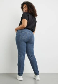VERKÜRZT 5-POCKET BETTY - Jeansy Slim Fit - Dark Blue Denim 10 VERKÜRZT 5-POCKET BETTY - Jeansy Slim Fit - Dark Blue Denim -Ulla Popken Sklep 4f904adf60554560b1cad977db406bc8