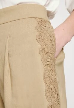 MARC CAIN Szorty - Deep Sand 7 MARC CAIN Szorty - Deep Sand -Ulla Popken Sklep 4fb64f5113e9401fb0b6c75b9383d71f