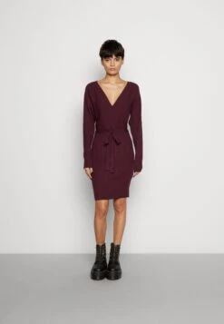 Vero Moda V-NECK - Sukienka Etui - Bordeaux -Ulla Popken Sklep 502c10961bd04e9bbae3cca38aa53e95