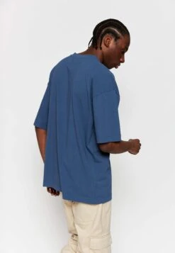 AUTHORISED - T-shirt Z Nadrukiem - Dark Denim Strike Washed -Ulla Popken Sklep 5187c5fcad314efc947d0e738d52245e