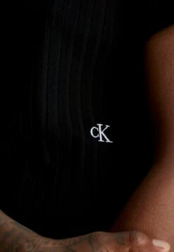 Calvin Klein Jeans T-shirt Basic - Ck Black 8 Calvin Klein Jeans T-shirt Basic - Ck Black -Ulla Popken Sklep 587381cf2ee64133887dfa55160196e5