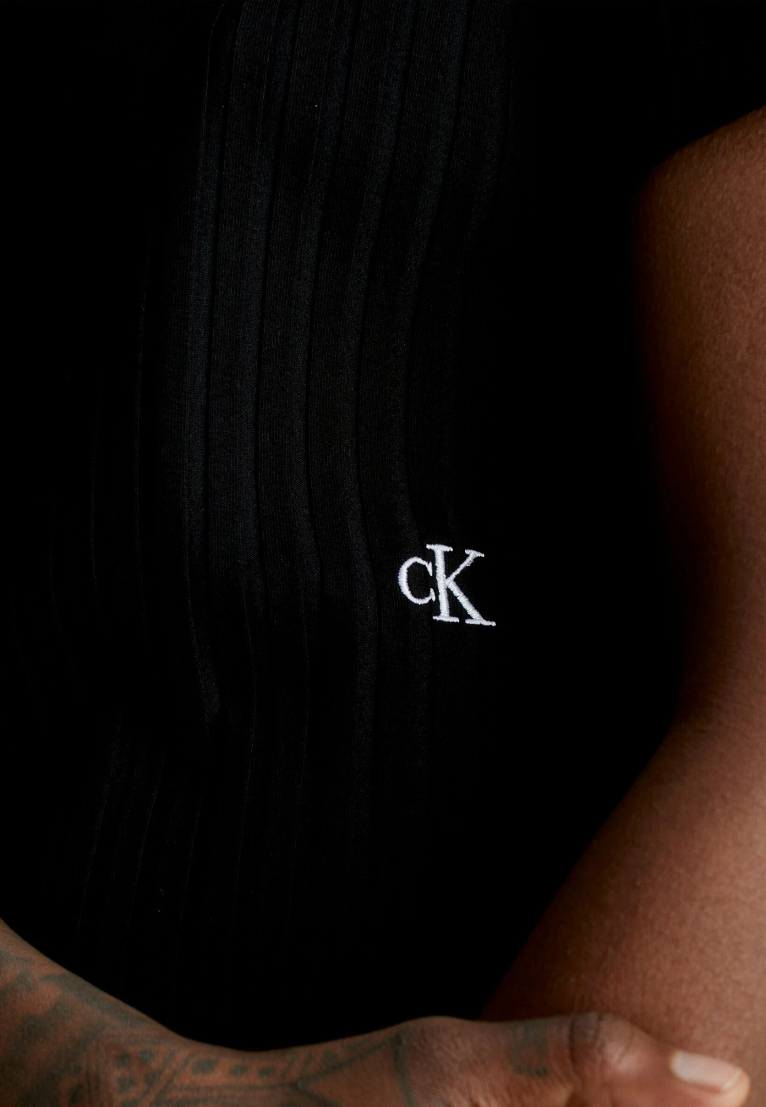 Calvin Klein Jeans T-shirt Basic - Ck Black 4 Calvin Klein Jeans T-shirt Basic - Ck Black - obrazek 4