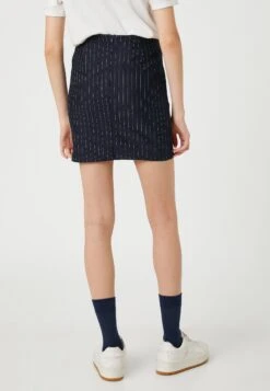 Koton SIDE SLITTED SLIM FIT - Spódnica Mini - Navy Stripe 7 Koton SIDE SLITTED SLIM FIT - Spódnica Mini - Navy Stripe -Ulla Popken Sklep 5eec4a5bb72240f29b674d003654b1fa