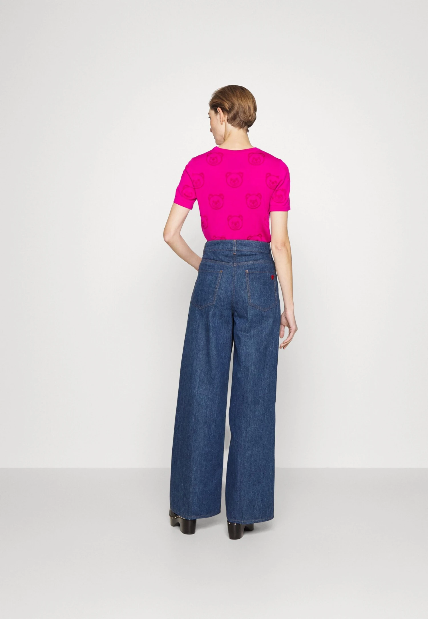 LOVE MOSCHINO Jeansy Bootcut - Blue Denim 3 LOVE MOSCHINO Jeansy Bootcut - Blue Denim - obrazek 3