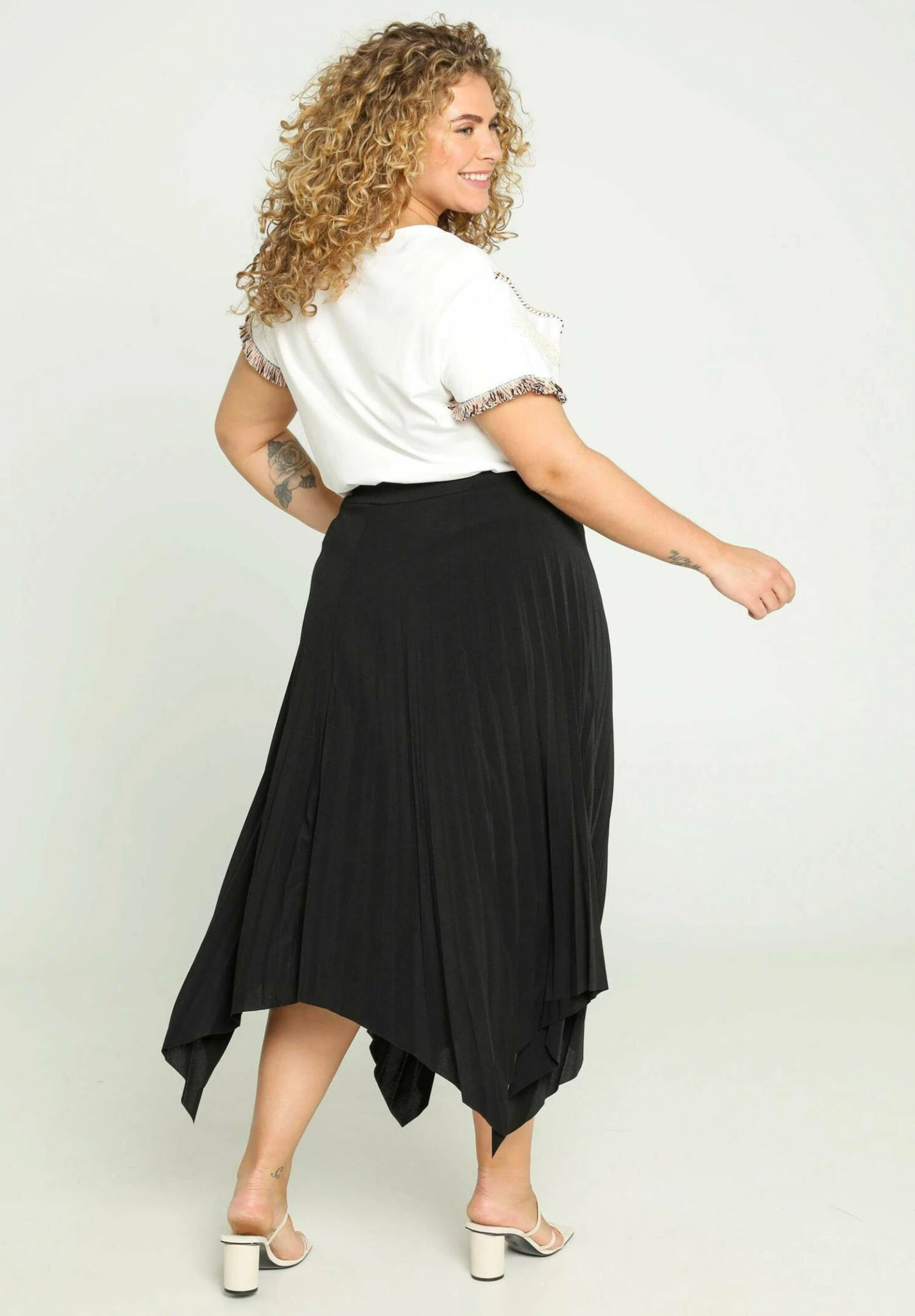 LONGUE PLISSÉE - Spódnica Plisowana - Black 3 LONGUE PLISSÉE - Spódnica Plisowana - Black - obrazek 3