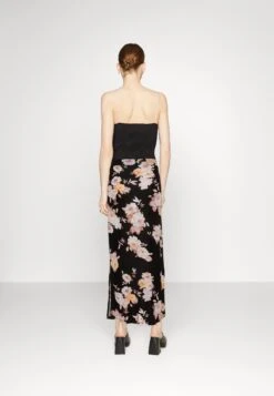 Vila VIKAMI MIDI SKIRT - Spódnica Trapezowa - Black 7 Vila VIKAMI MIDI SKIRT - Spódnica Trapezowa - Black -Ulla Popken Sklep 685c5a19ec464a63ac8cc392ad519bfe