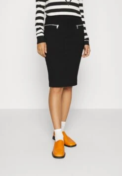 Guess GINETTE SKIRT - Spódnica Ołówkowa - Jet Black