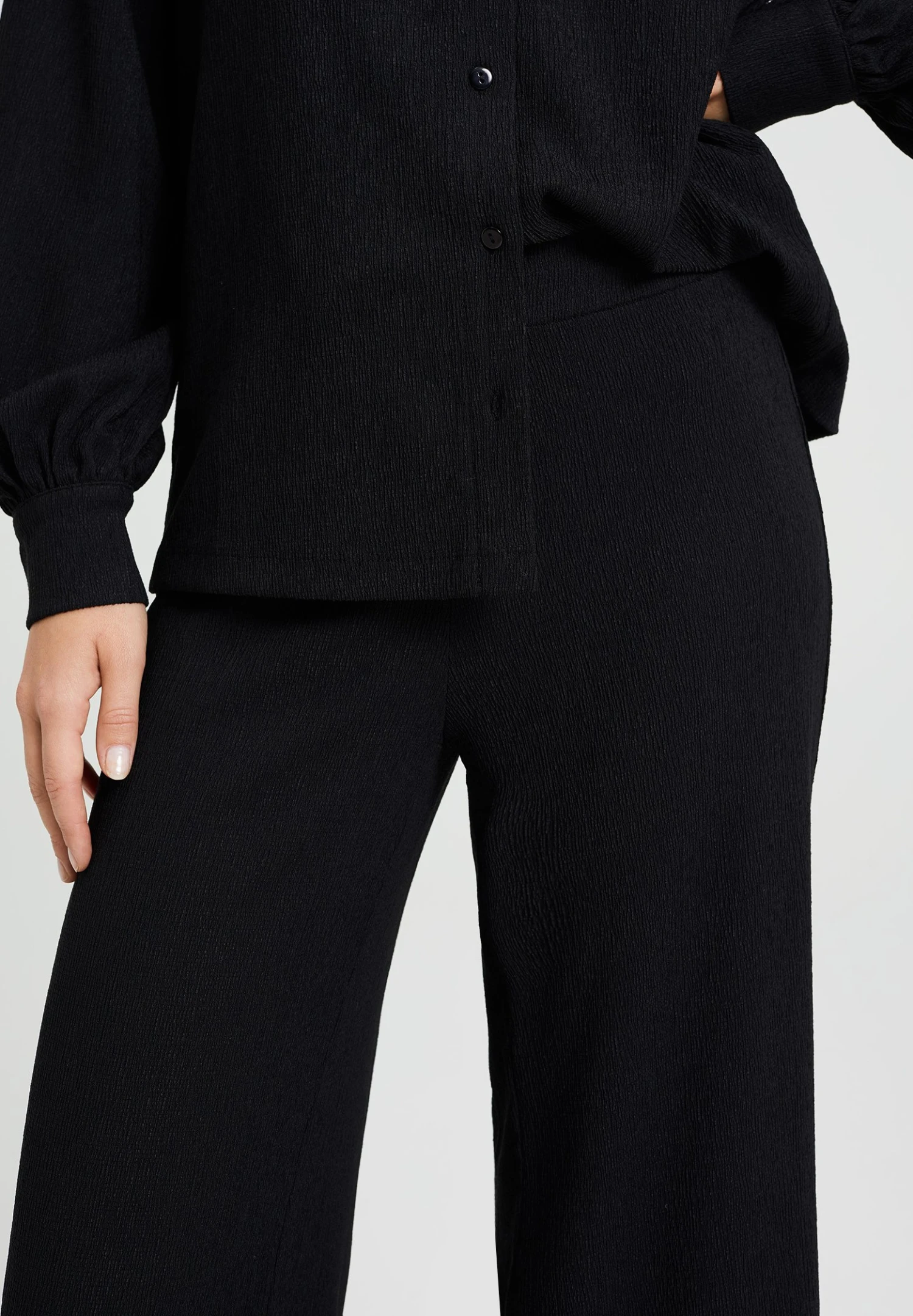 WE FASHION WIDE LEG MET STRUCTUUR - Spodnie Materiałowe - Black 4 WE FASHION WIDE LEG MET STRUCTUUR - Spodnie Materiałowe - Black - obrazek 4