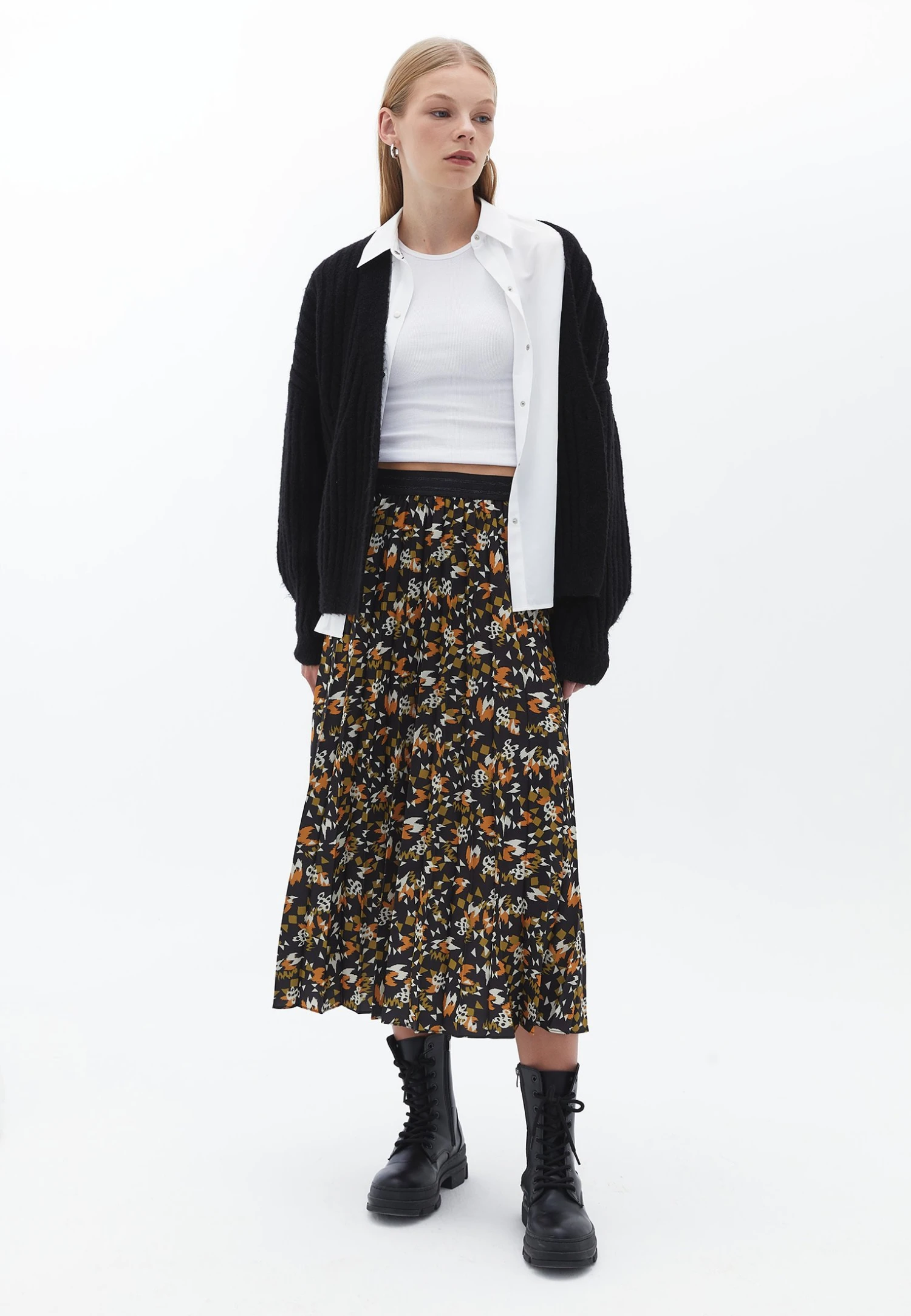 MODISCHEN - Spódnica Trapezowa - Geo Print 4 MODISCHEN - Spódnica Trapezowa - Geo Print - obrazek 4