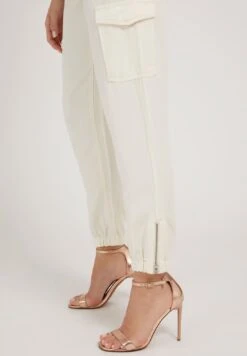 Guess Bojówki - Weiß 8 Guess Bojówki - Weiß -Ulla Popken Sklep 7e7ea77611f946ccba47a1e68c35dcb8