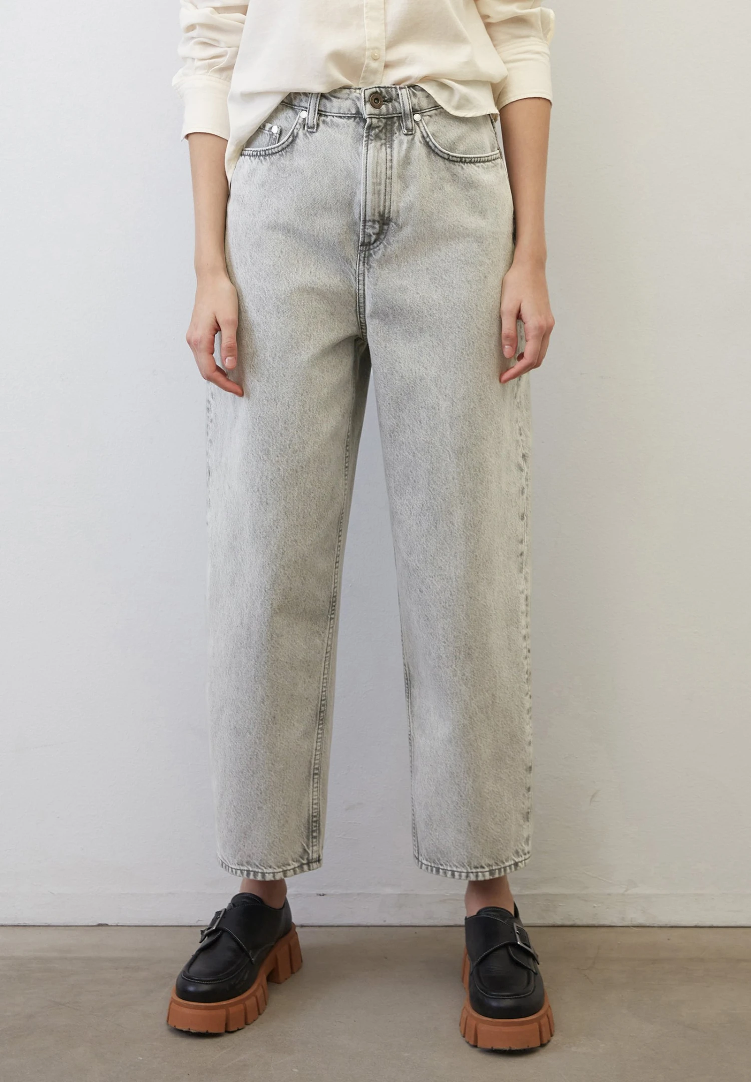 Marc O'Polo BARREL - Jeansy Straight Leg - Authentic Light Grey Wash 2 Marc O'Polo BARREL - Jeansy Straight Leg - Authentic Light Grey Wash - obrazek 2