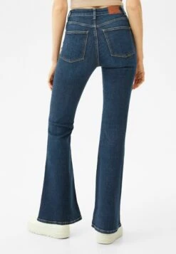 BERSHKA Jeansy Dzwony - Royal Blue -Ulla Popken Sklep 873b7e42cb1a4c2a965400ad466be610