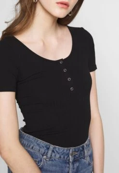 Pieces NOOS - T-shirt Z Nadrukiem - Black 11 Pieces NOOS - T-shirt Z Nadrukiem - Black -Ulla Popken Sklep 8c8d3025d91c4ce09f8e9e53a952ff4e