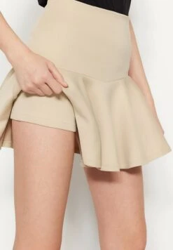 Trendyol Szorty - Beige