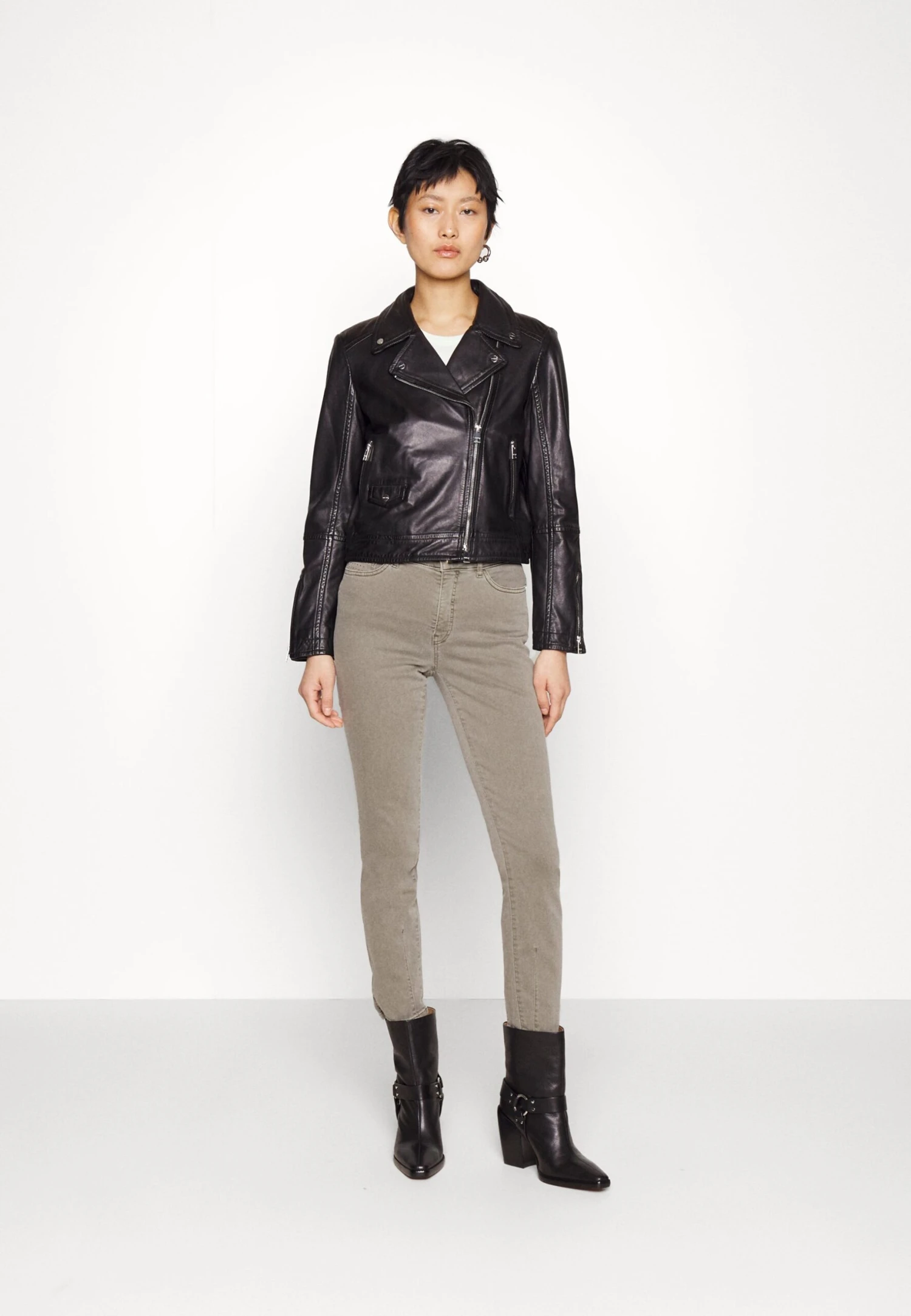 MARC CAIN Jeansy Skinny Fit - Deep Jungle 2 MARC CAIN Jeansy Skinny Fit - Deep Jungle - obrazek 2