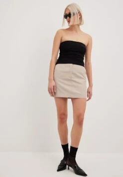 NA-KD MIT MITTEL - Spódnica Mini - Beige