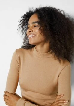 BERSHKA HIGH NECK - Bluzka Z Długim Rękawem - Camel -Ulla Popken Sklep 914988ab77314d6a91444bff985fdd18