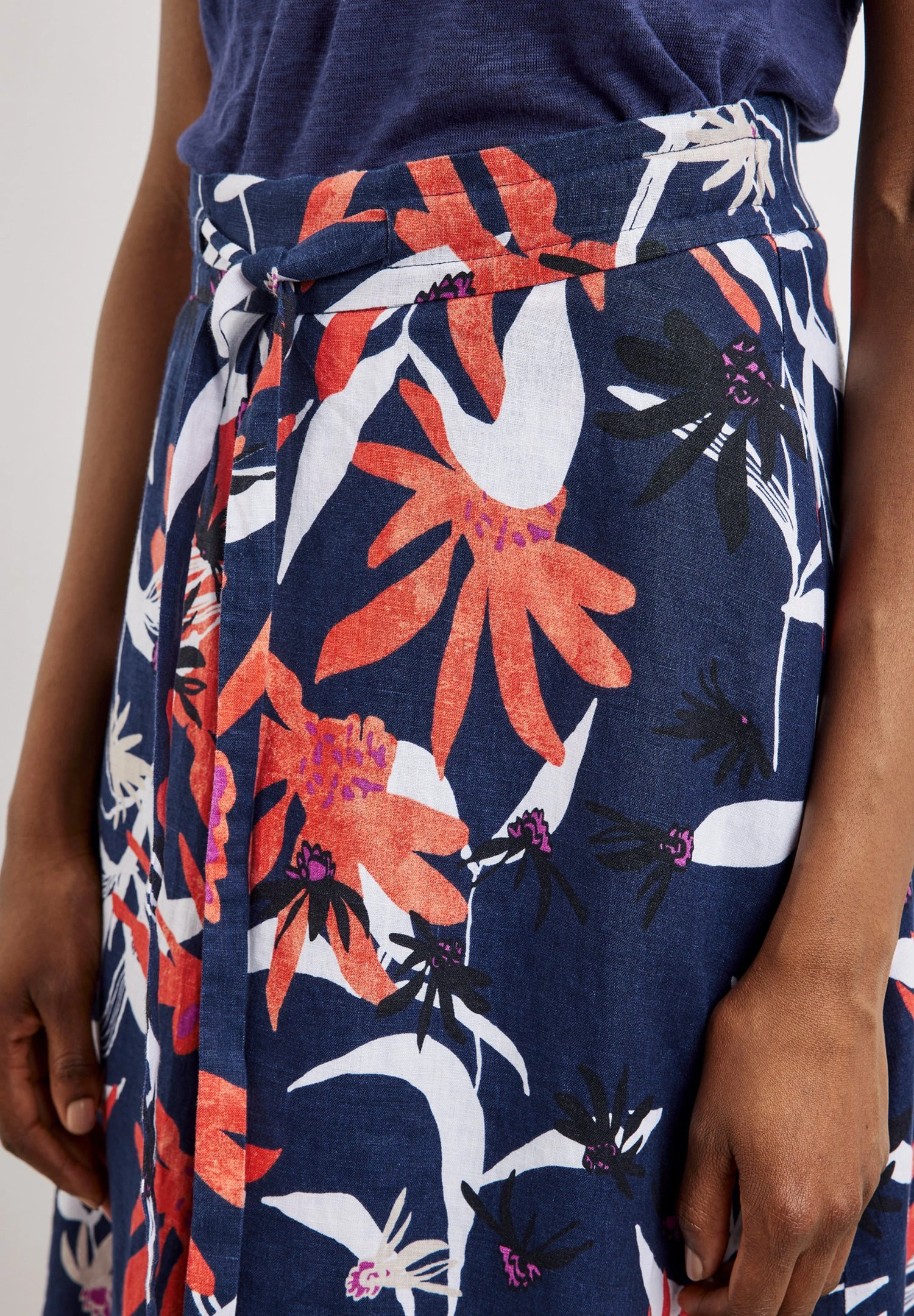 Gerry Weber LANG WEIT LANGER AUS - Spódnica Trapezowa - Blau Rot Orange Druck 4 Gerry Weber LANG WEIT LANGER AUS - Spódnica Trapezowa - Blau Rot Orange Druck - obrazek 4