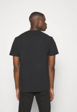 Hollister Co. PRIDE TEE UNISEX - T-shirt Z Nadrukiem - Black 7 Hollister Co. PRIDE TEE UNISEX - T-shirt Z Nadrukiem - Black -Ulla Popken Sklep a2f0d3d7d81b4f699c997d1f280a2786