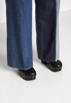 LOVE MOSCHINO Jeansy Bootcut - Blue Denim 12 LOVE MOSCHINO Jeansy Bootcut - Blue Denim -Ulla Popken Sklep a42c9bf359494d79b9fdb5c80cf2035b