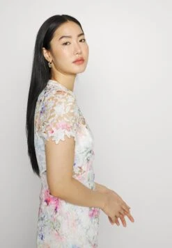 ML Monique Lhuillier JASMINE MIDI DRESS - Sukienka Koktajlowa - Watercolor Bouquet 9 ML Monique Lhuillier JASMINE MIDI DRESS - Sukienka Koktajlowa - Watercolor Bouquet -Ulla Popken Sklep a577b732dbaf4187bb543c32eda0de42