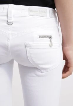 Freeman T. Porter ALEXA - Jeansy Slim Fit - White 14 Freeman T. Porter ALEXA - Jeansy Slim Fit - White -Ulla Popken Sklep a91cfee7faaa4608a205a73d5f9b0d1b