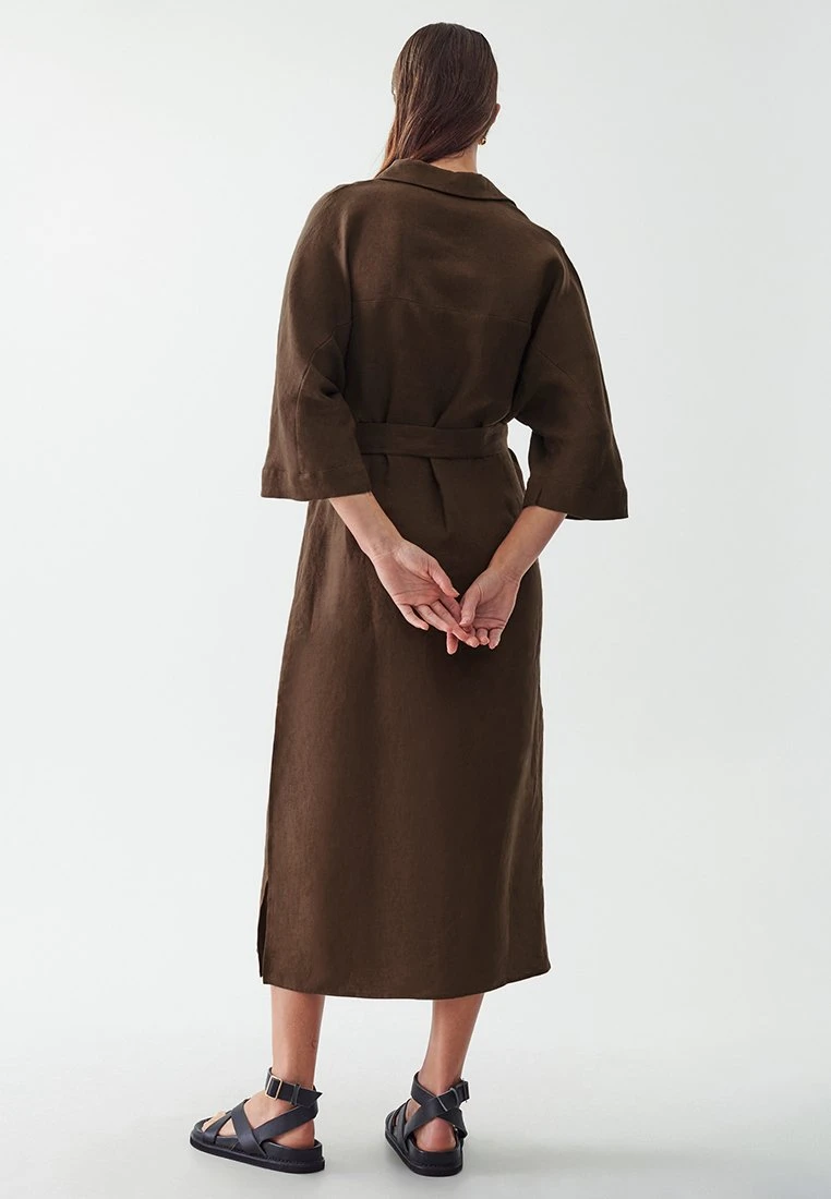 Calli DOM - Sukienka Koszulowa - Chocolate 3 Calli DOM - Sukienka Koszulowa - Chocolate - obrazek 3