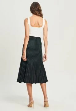 Tussah ARIANNE - Spódnica Trapezowa - Emerald 8 Tussah ARIANNE - Spódnica Trapezowa - Emerald -Ulla Popken Sklep aee7e4add1c34a5faef3a2f364acfcb3