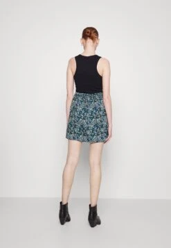 Pieces PCBOLETTE SKIRT - Spódnica Mini - Darkblue 7 Pieces PCBOLETTE SKIRT - Spódnica Mini - Darkblue -Ulla Popken Sklep b6733af55aaa45d7af39c3b3e2516df7