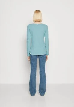Ragwear FLORAH LONG ORGANIC - Bluzka Z Długim Rękawem - Aqua 8 Ragwear FLORAH LONG ORGANIC - Bluzka Z Długim Rękawem - Aqua -Ulla Popken Sklep b931aee5be4046909ce1c3f610aa803b