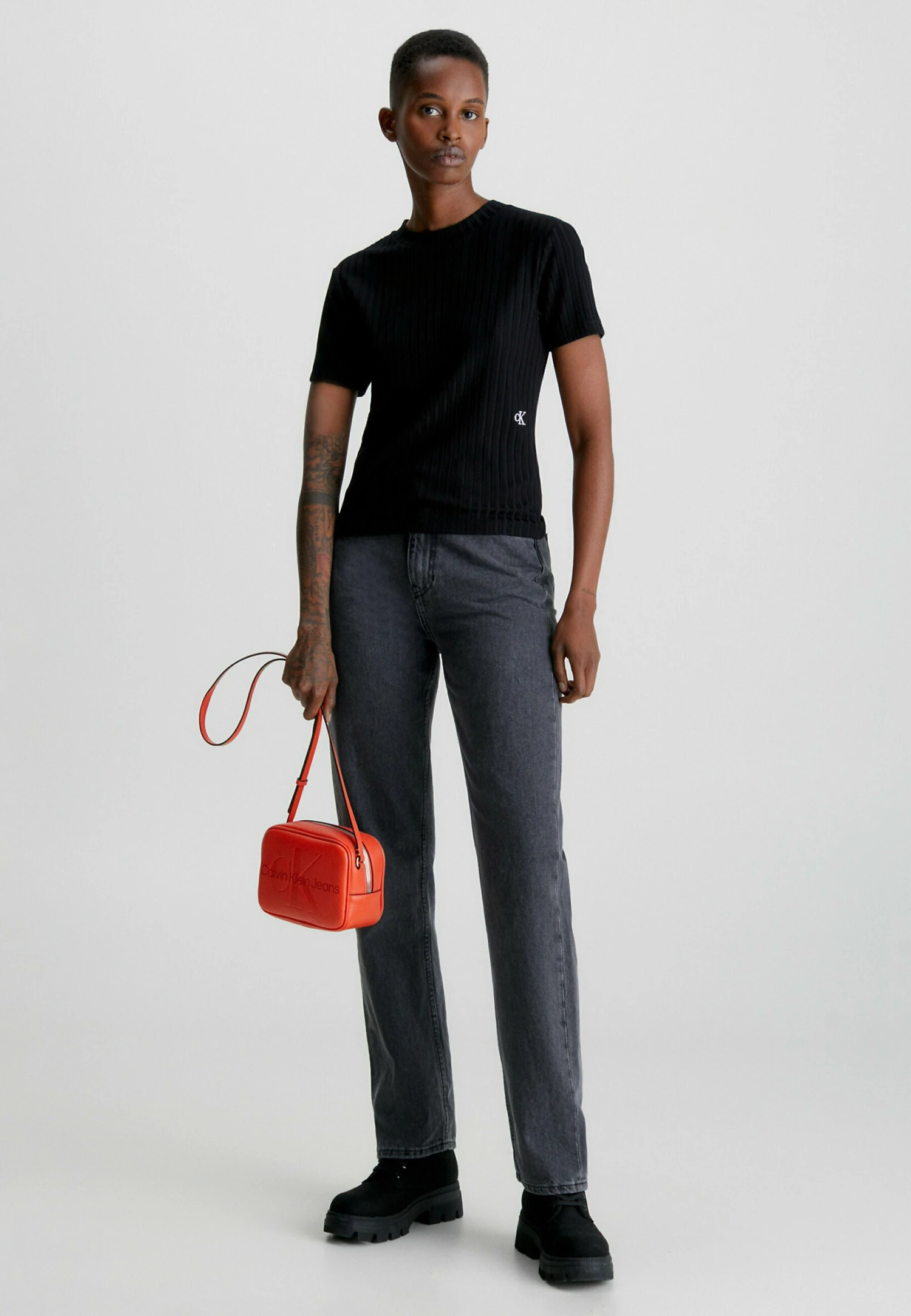 Calvin Klein Jeans T-shirt Basic - Ck Black 2 Calvin Klein Jeans T-shirt Basic - Ck Black - obrazek 2