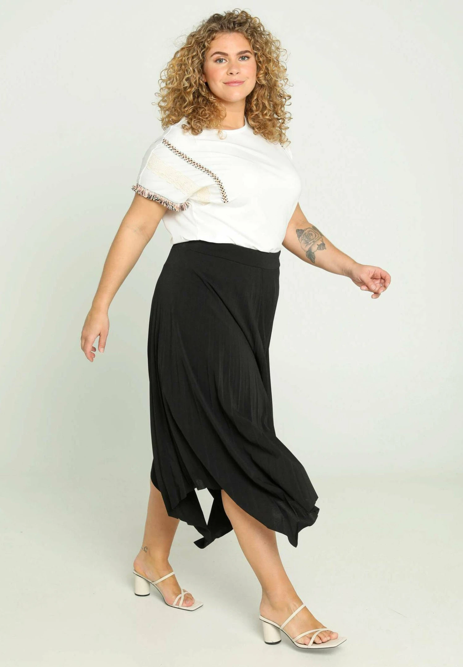 LONGUE PLISSÉE - Spódnica Plisowana - Black 4 LONGUE PLISSÉE - Spódnica Plisowana - Black - obrazek 4