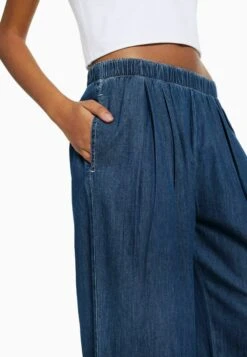 BERSHKA Jeansy Relaxed Fit - Dark Blue 8 BERSHKA Jeansy Relaxed Fit - Dark Blue -Ulla Popken Sklep c5e2400b9cb345d1939f413669f910f3