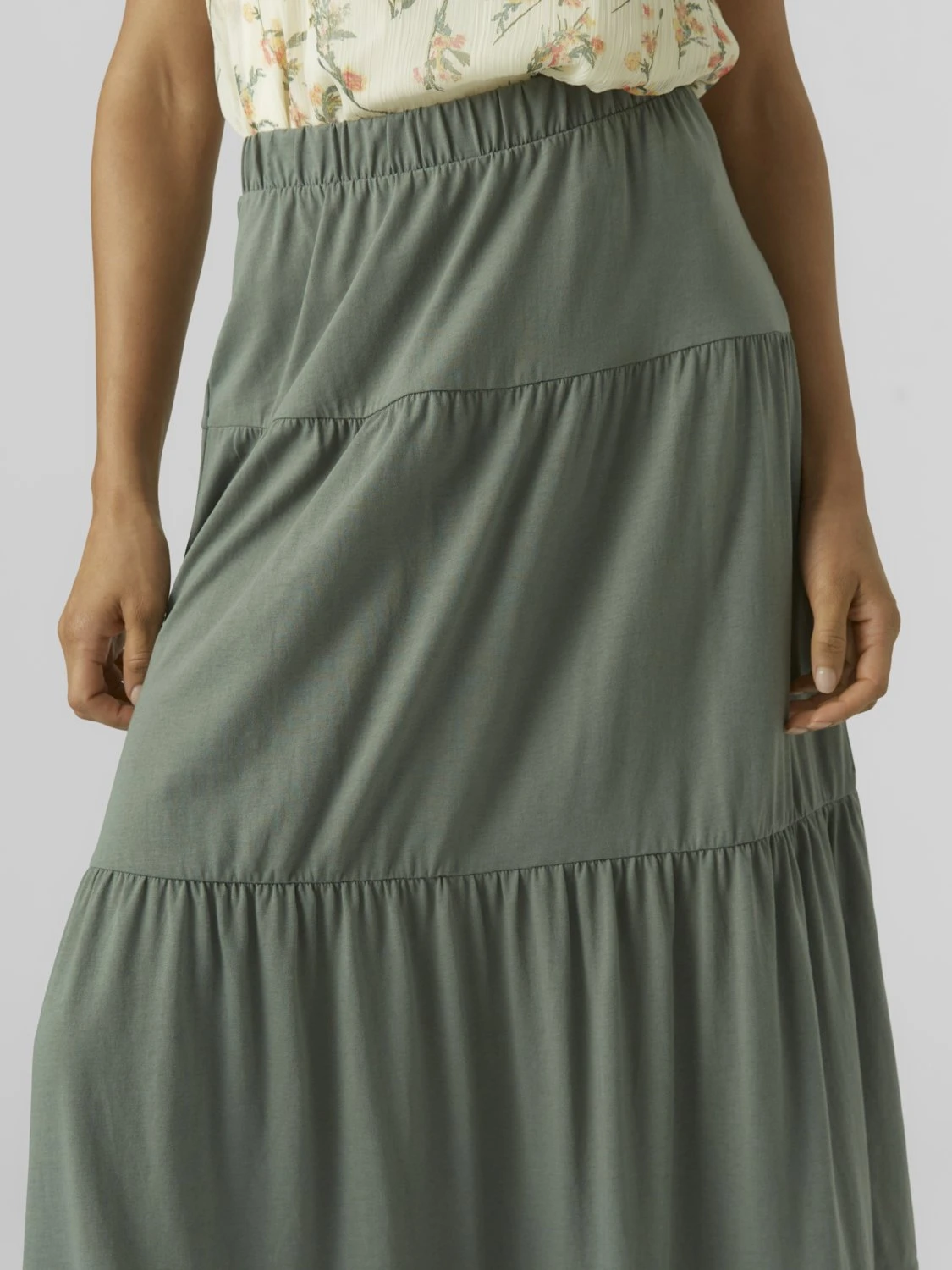 Vero Moda VMMIA JRS EXP - Długa Spódnica - Laurel Wreath 4 Vero Moda VMMIA JRS EXP - Długa Spódnica - Laurel Wreath - obrazek 4