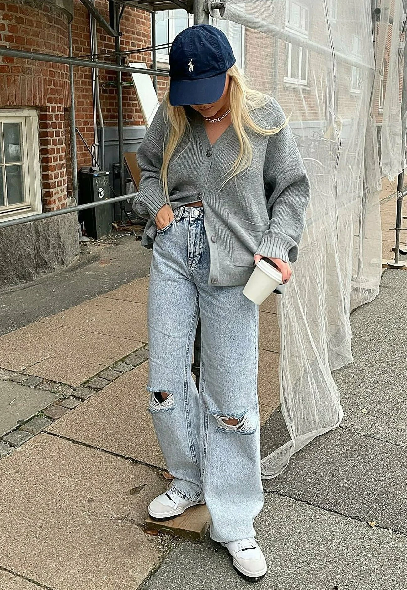 NA-KD MIT WEITEN BEINEN IM ACID WASH UND DESTROYED-LOOK - Jeansy Relaxed Fit - Light Blue 4 NA-KD MIT WEITEN BEINEN IM ACID WASH UND DESTROYED-LOOK - Jeansy Relaxed Fit - Light Blue - obrazek 4